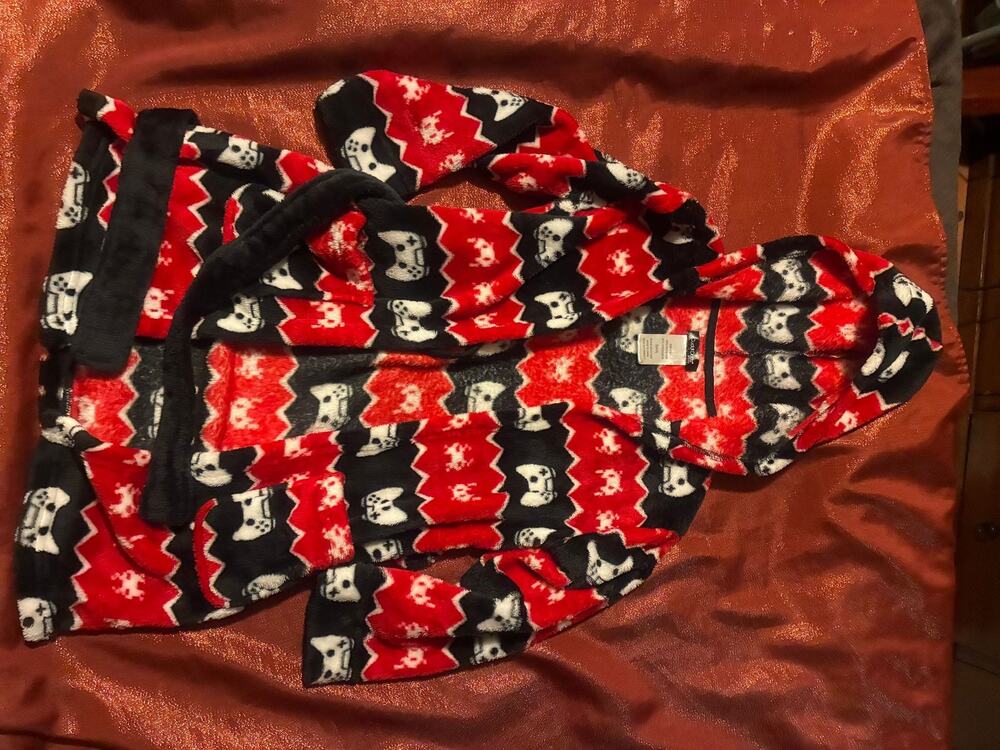 Cuddl Duds Robe Womens S Plush Hooded Belted Red Black Cat Print Cozy Fleece